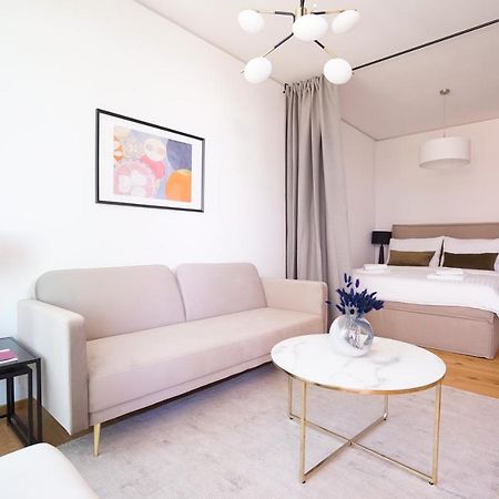 Boutique Studio With Terrace And Pool Wien Exteriör bild