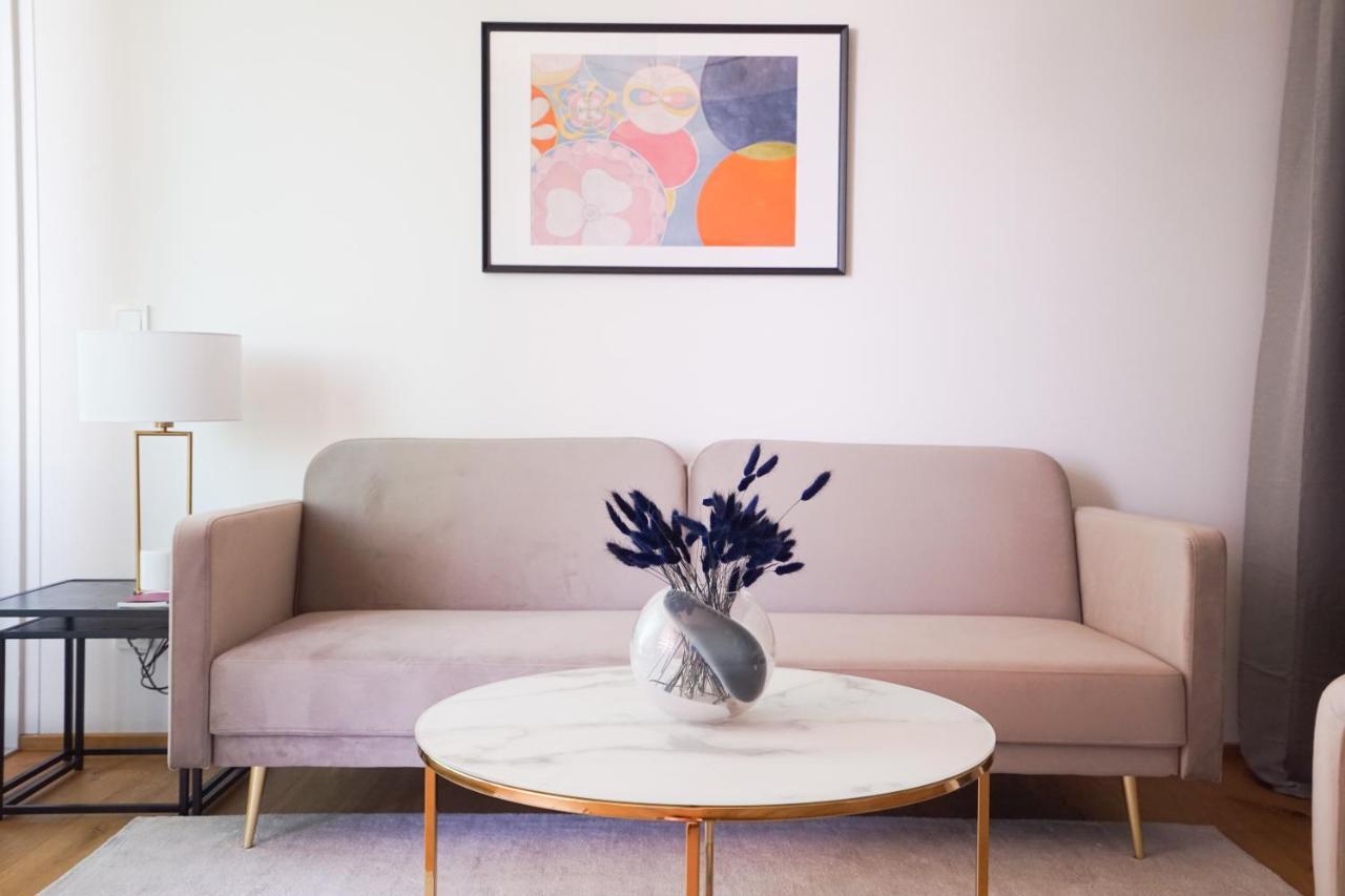 Boutique Studio With Terrace And Pool Wien Exteriör bild