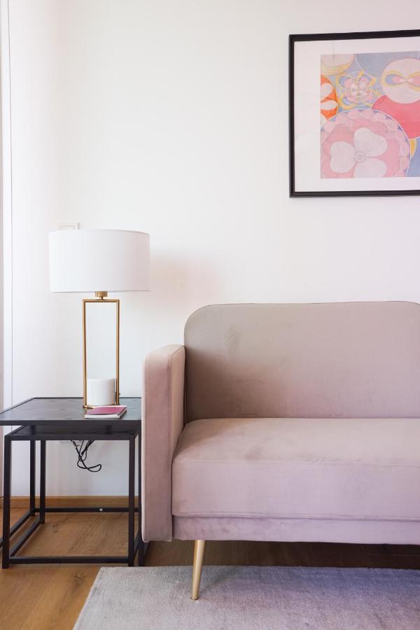Boutique Studio With Terrace And Pool Wien Exteriör bild