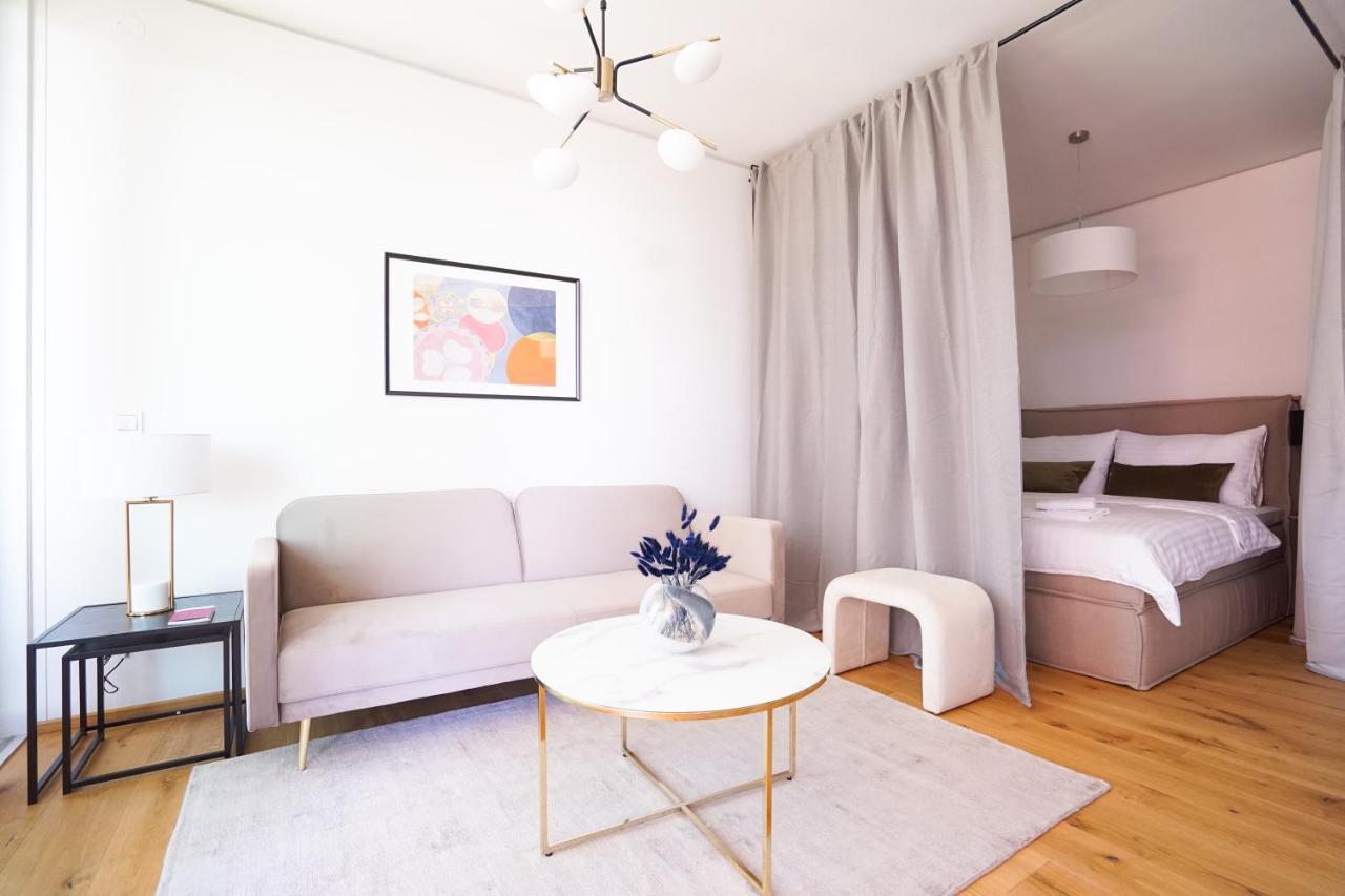 Boutique Studio With Terrace And Pool Wien Exteriör bild