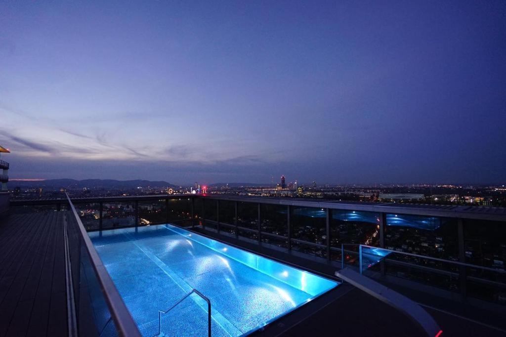 Boutique Studio With Terrace And Pool Wien Exteriör bild