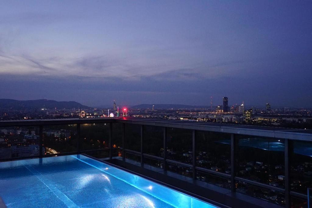 Boutique Studio With Terrace And Pool Wien Exteriör bild